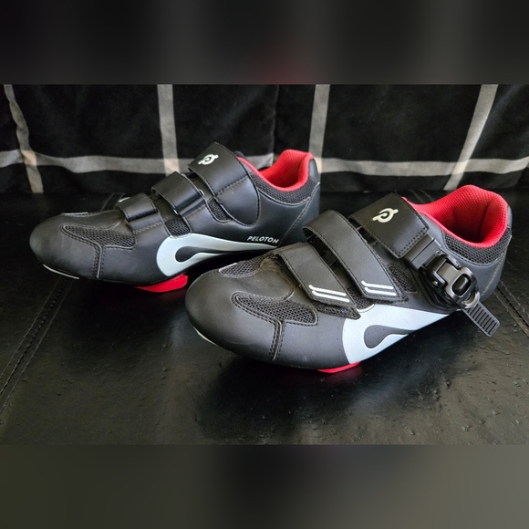 Peloton Black and Red Cycling Shoes 42 - Picture 1 of 5